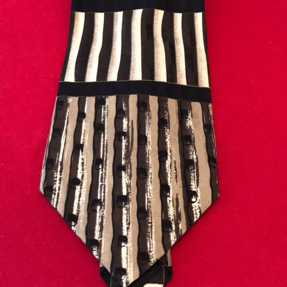 County by the sea silk tie - Picture 2 of 5